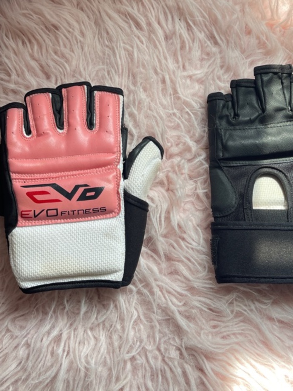 EVO Fitness Pink & Black Weightlifting Gloves